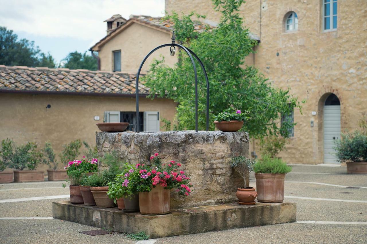La Senesina Villa Monteriggioni Luaran gambar
